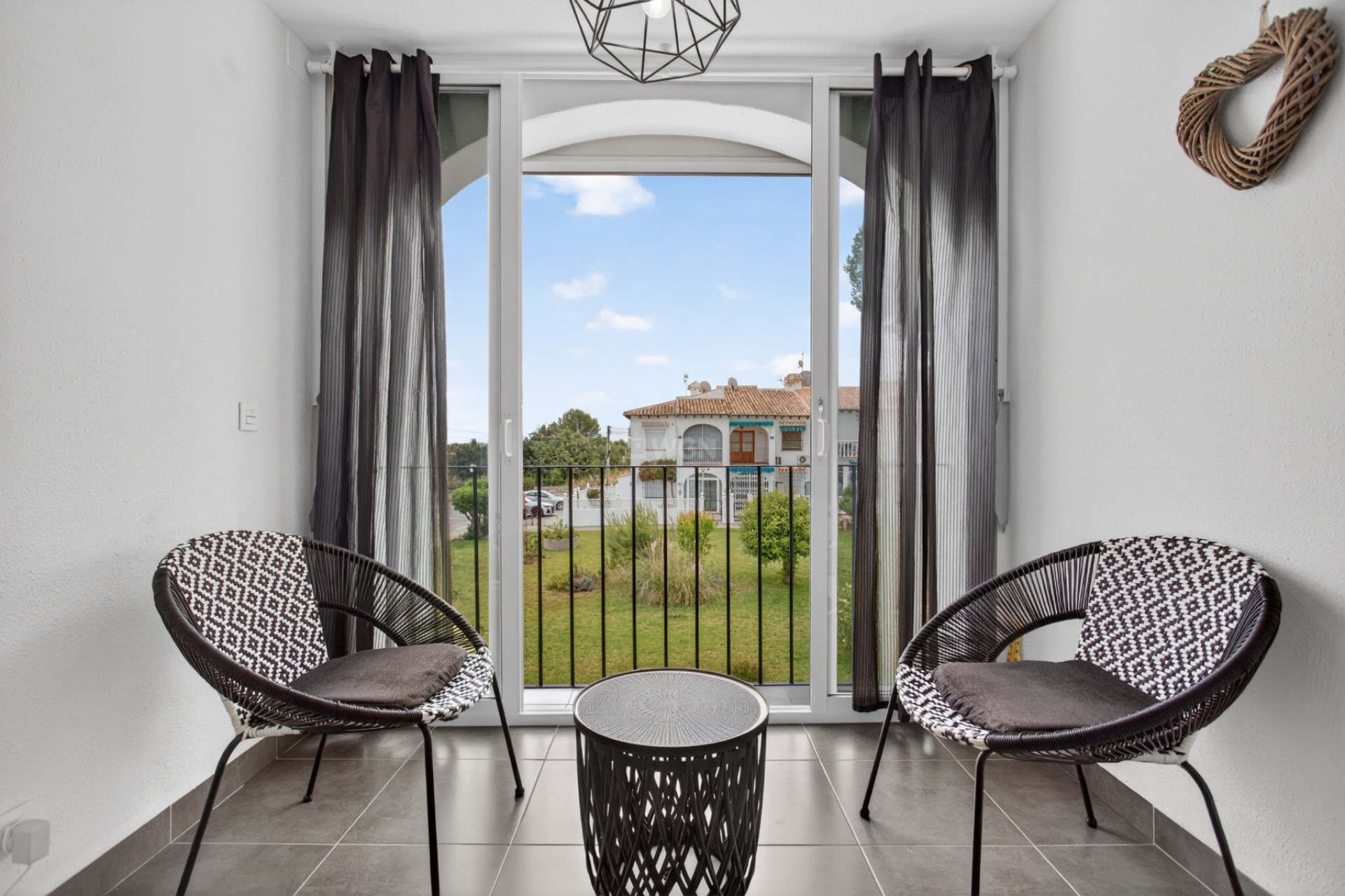 Odsprzedaż - Mieszkanie w bloku - Torrevieja - Costa Blanca