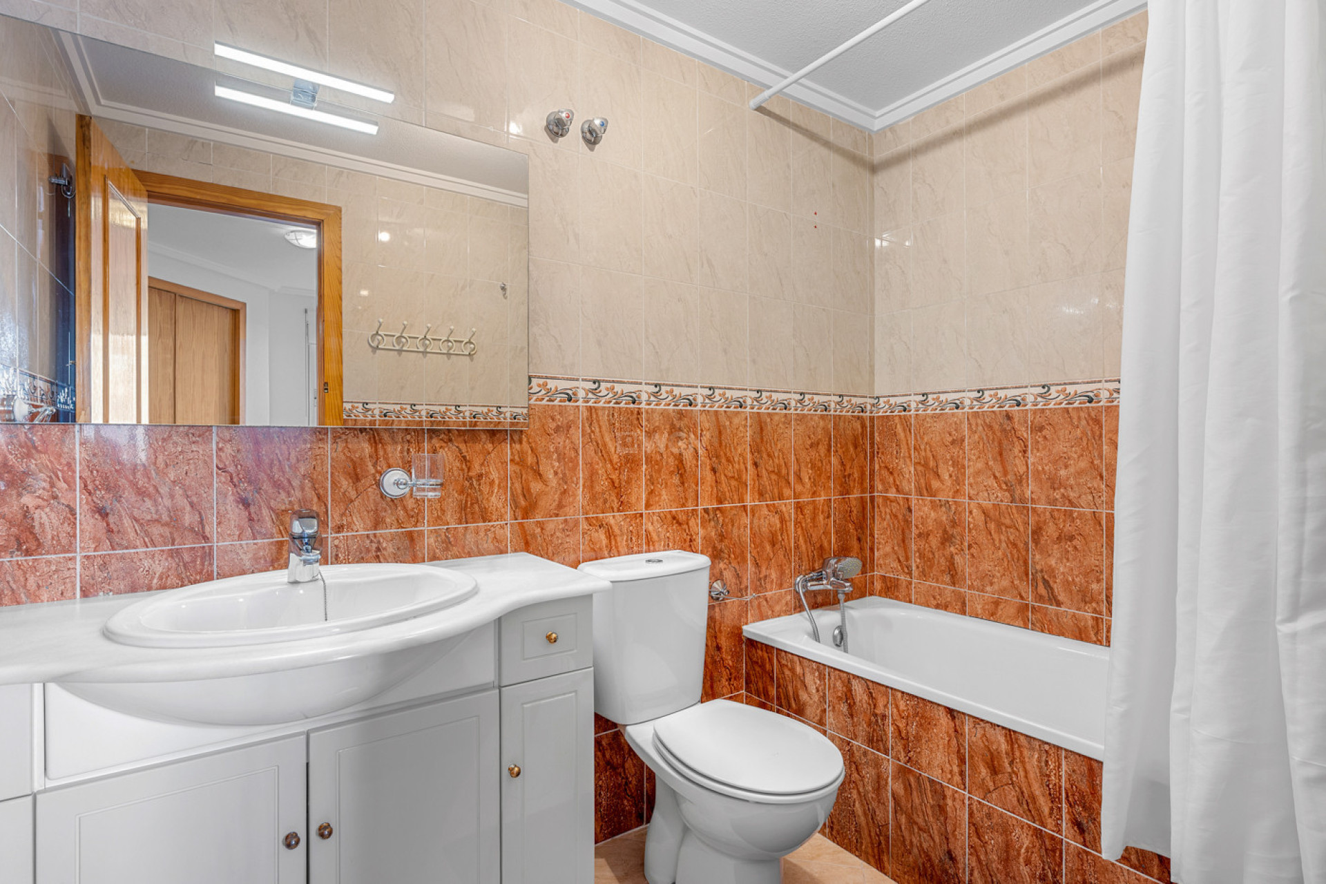 Odsprzedaż - Mieszkanie w bloku - Torrevieja - Costa Blanca