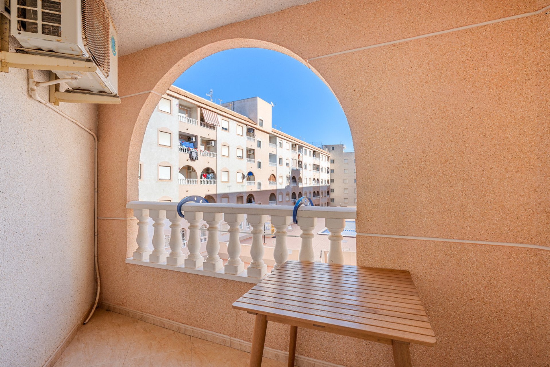 Odsprzedaż - Mieszkanie w bloku - Torrevieja - Costa Blanca
