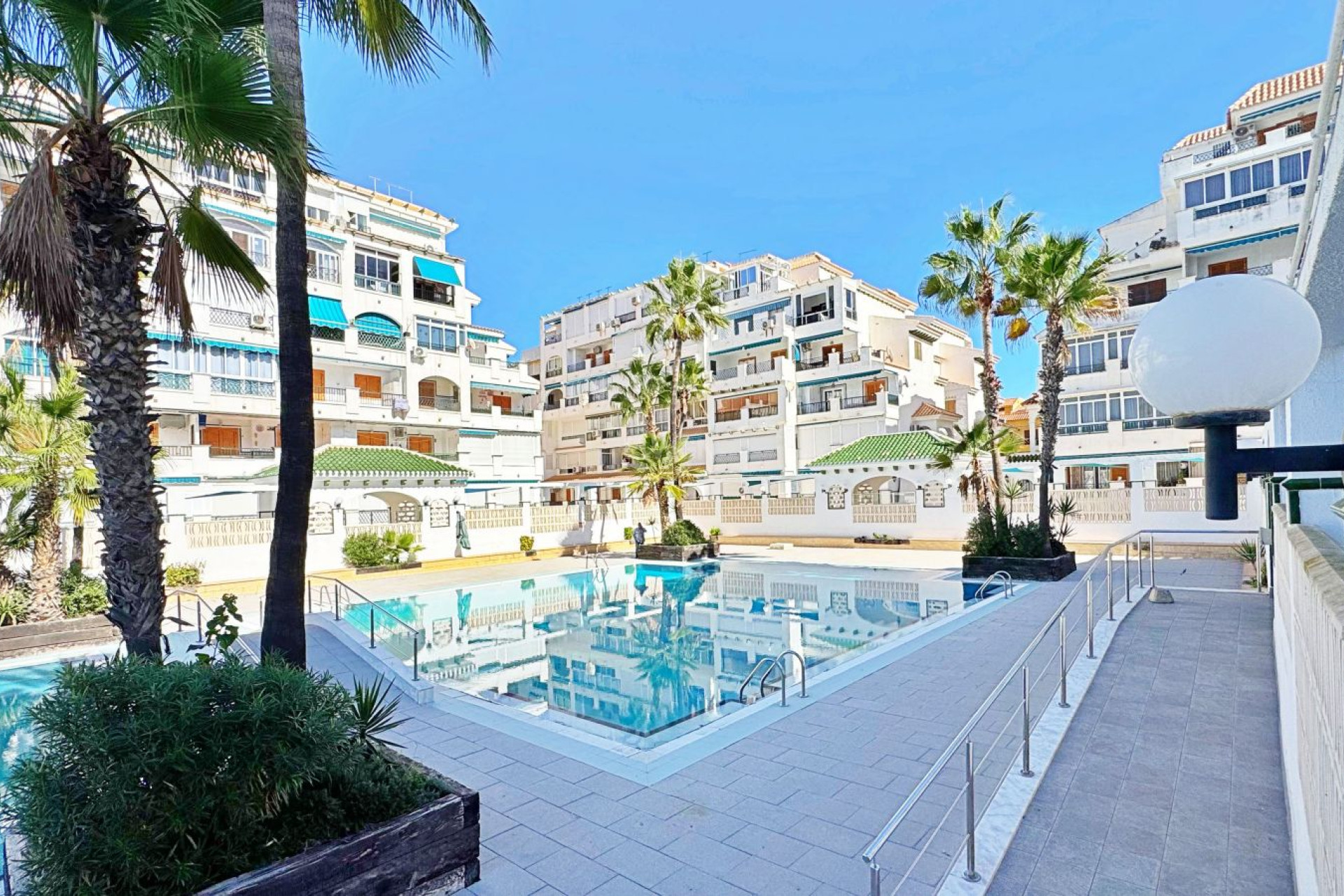 Odsprzedaż - Mieszkanie w bloku - Torrevieja - Costa Blanca