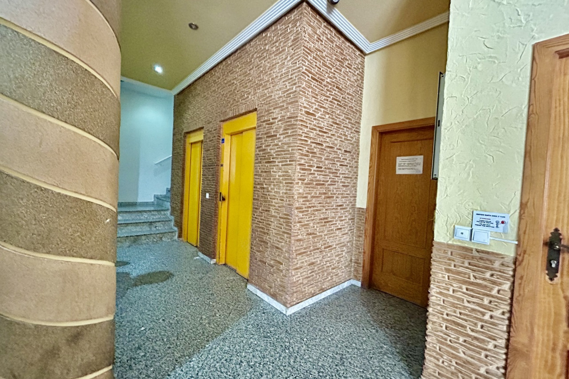 Odsprzedaż - Mieszkanie w bloku - Torrevieja - Costa Blanca