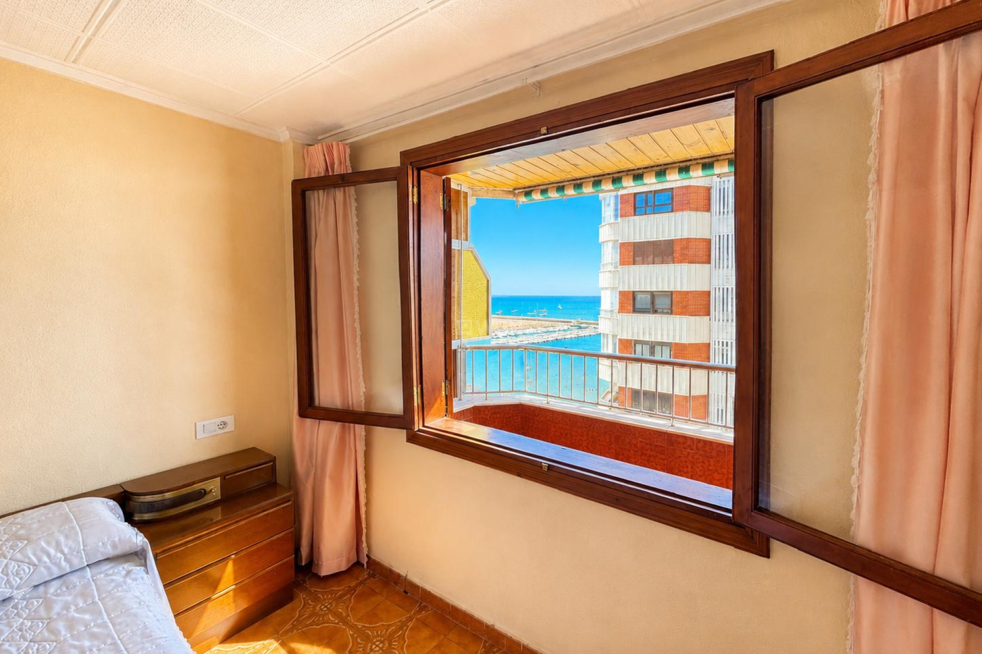 Odsprzedaż - Mieszkanie w bloku - Torrevieja - Costa Blanca