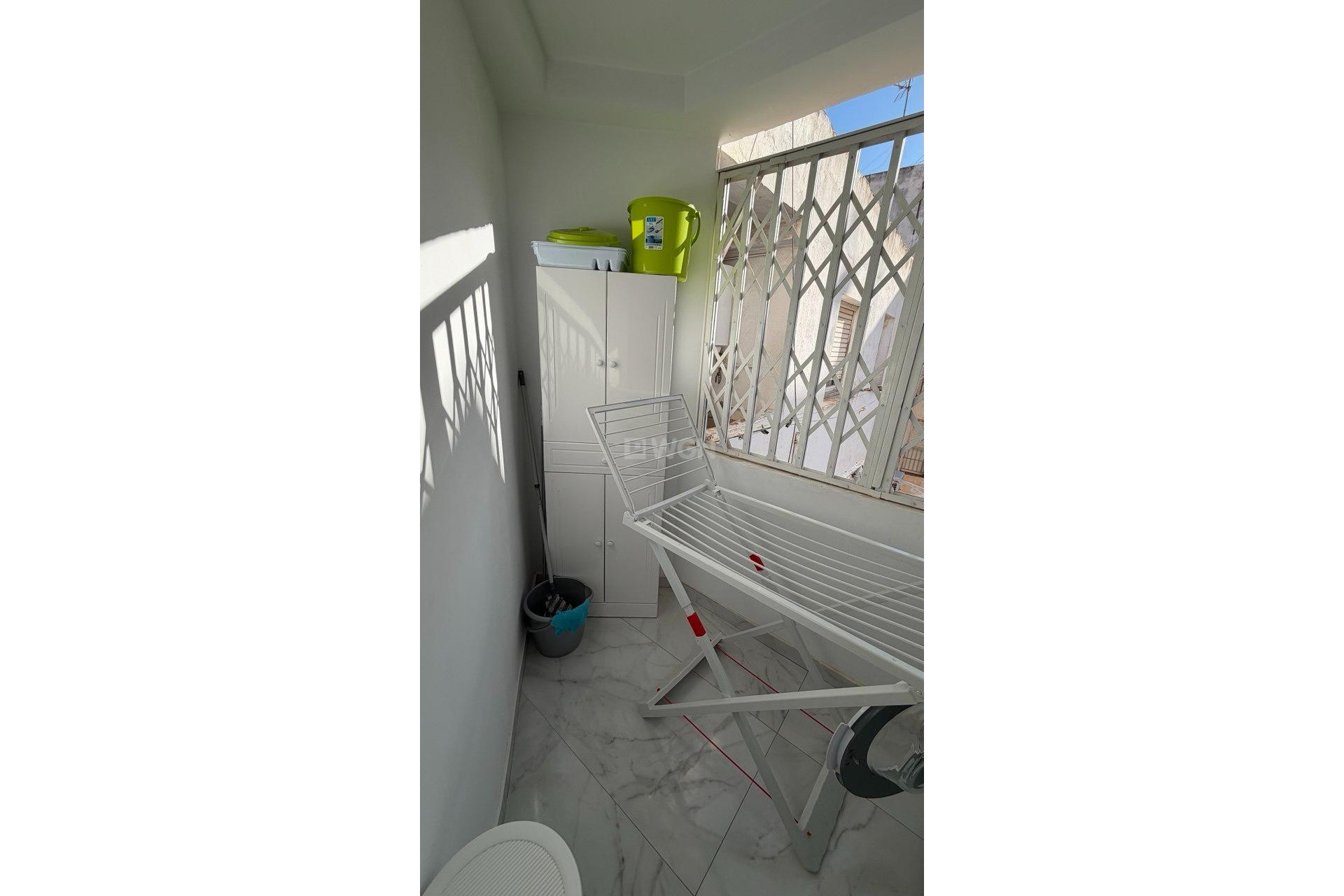 Odsprzedaż - Mieszkanie w bloku - Torrevieja - Curva Del Palangre