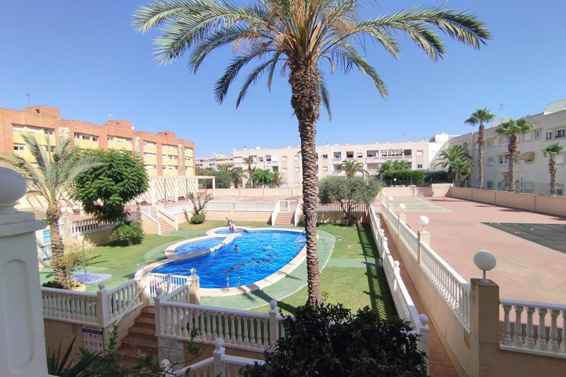Odsprzedaż - Mieszkanie w bloku - Torrevieja - DIEGO RAMIREZ LA LOMA