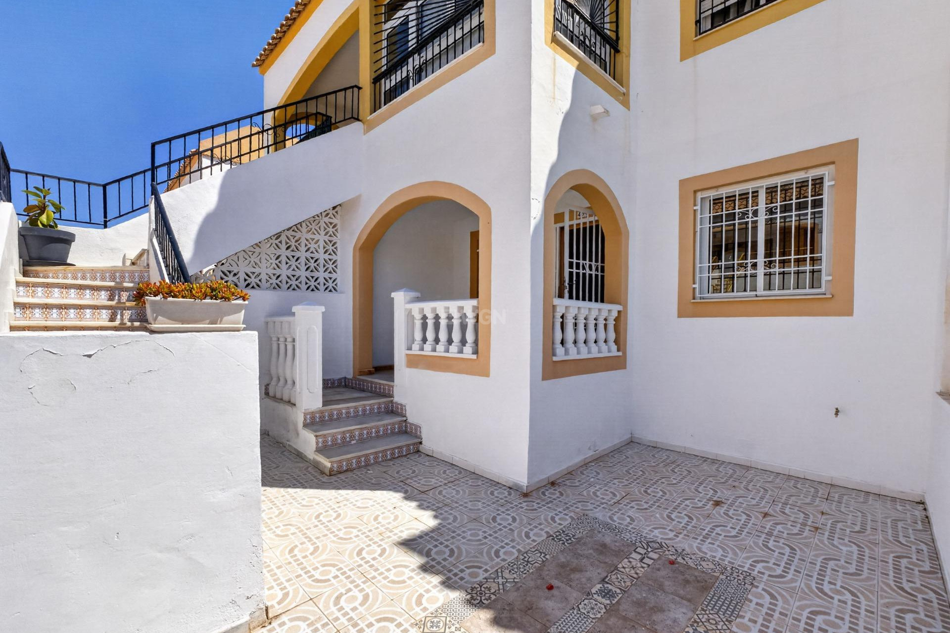 Odsprzedaż - Mieszkanie w bloku - Torrevieja - El Limonar