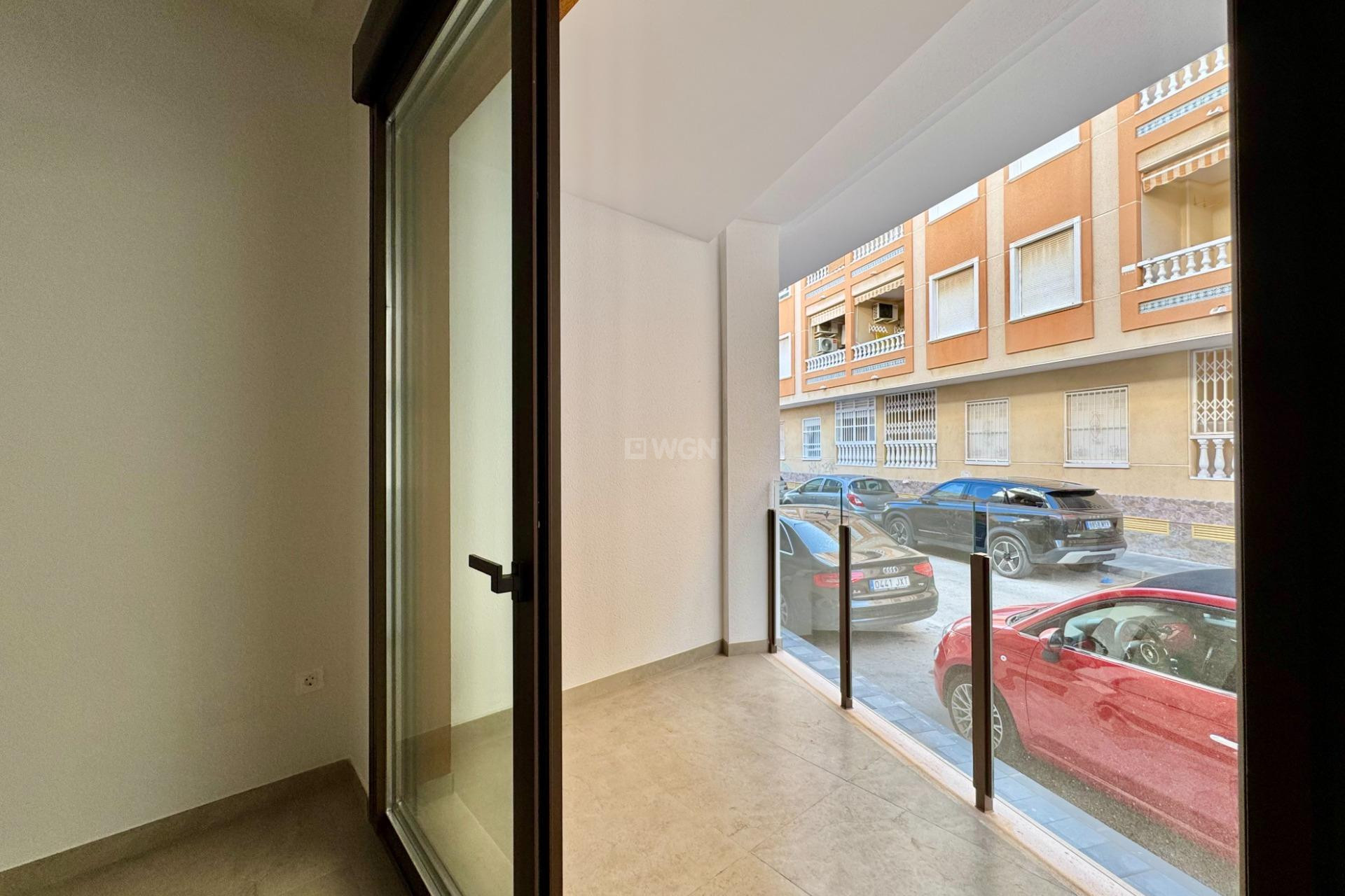 Odsprzedaż - Mieszkanie w bloku - Torrevieja - Habaneras