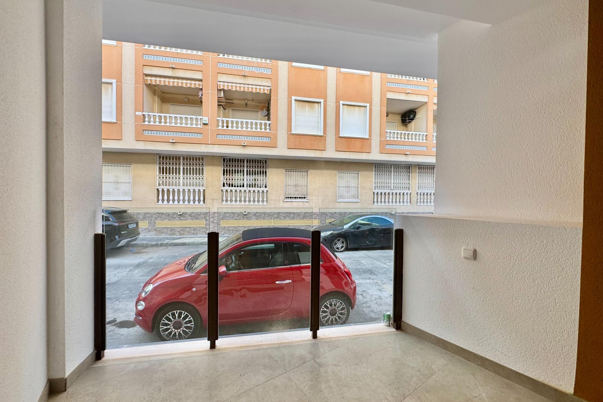 Odsprzedaż - Mieszkanie w bloku - Torrevieja - Habaneras