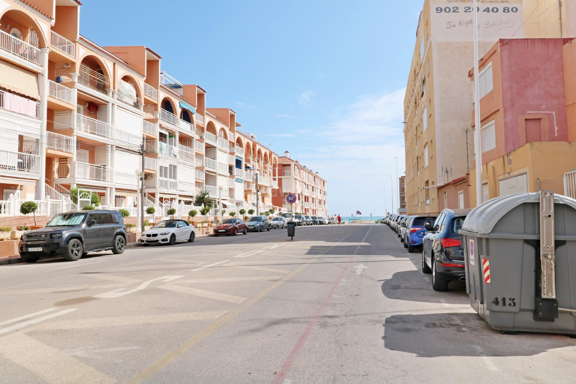 Odsprzedaż - Mieszkanie w bloku - Torrevieja - La Mata Pueblo