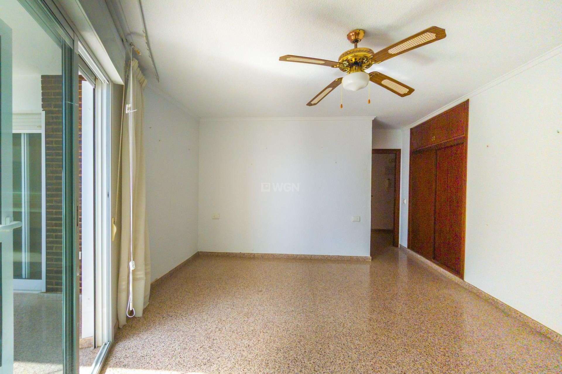 Odsprzedaż - Mieszkanie w bloku - Torrevieja - La Mata Pueblo