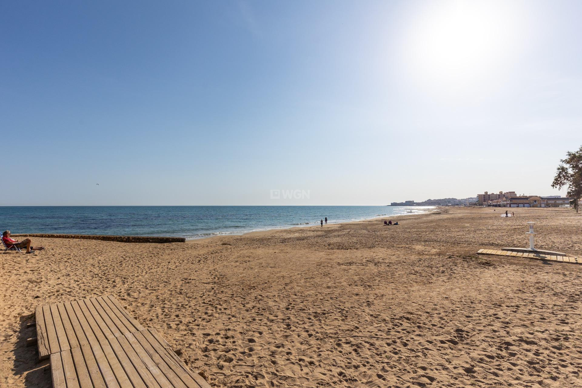 Odsprzedaż - Mieszkanie w bloku - Torrevieja - La Mata Pueblo