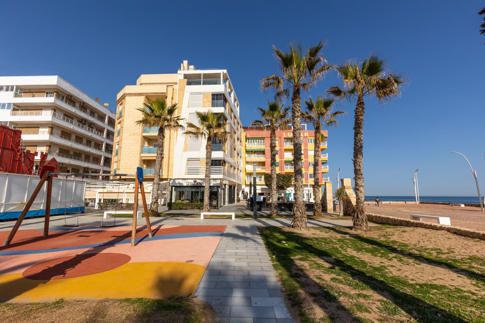 Odsprzedaż - Mieszkanie w bloku - Torrevieja - La Mata Pueblo