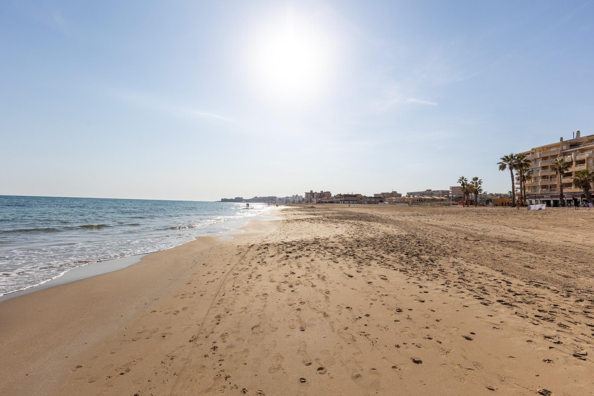 Odsprzedaż - Mieszkanie w bloku - Torrevieja - La Mata Pueblo