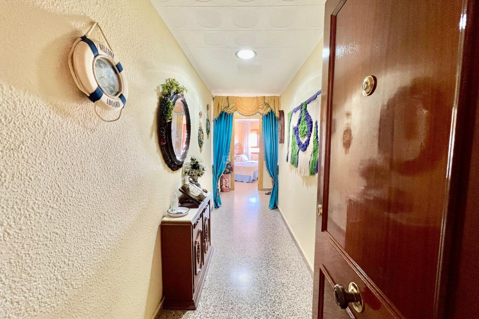 Odsprzedaż - Mieszkanie w bloku - Torrevieja - La Mata