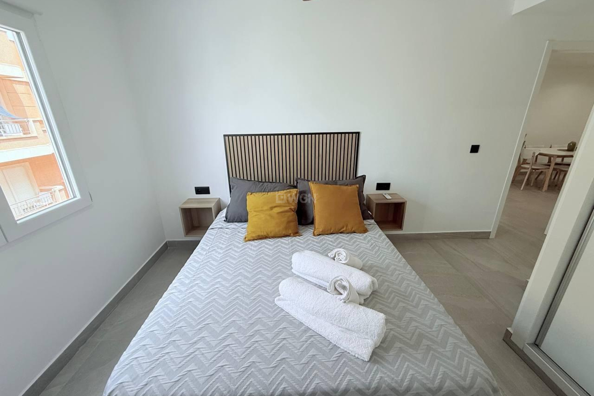 Odsprzedaż - Mieszkanie w bloku - Torrevieja - La Mata