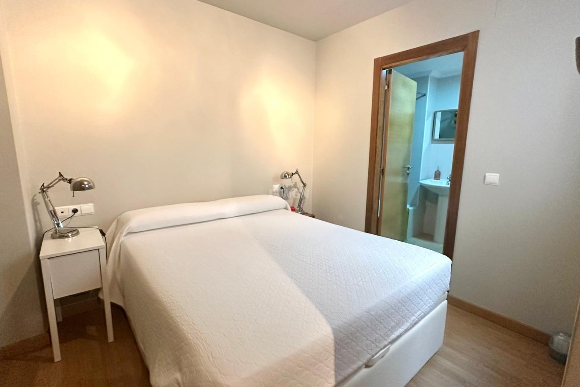 Odsprzedaż - Mieszkanie w bloku - Torrevieja - La Mata