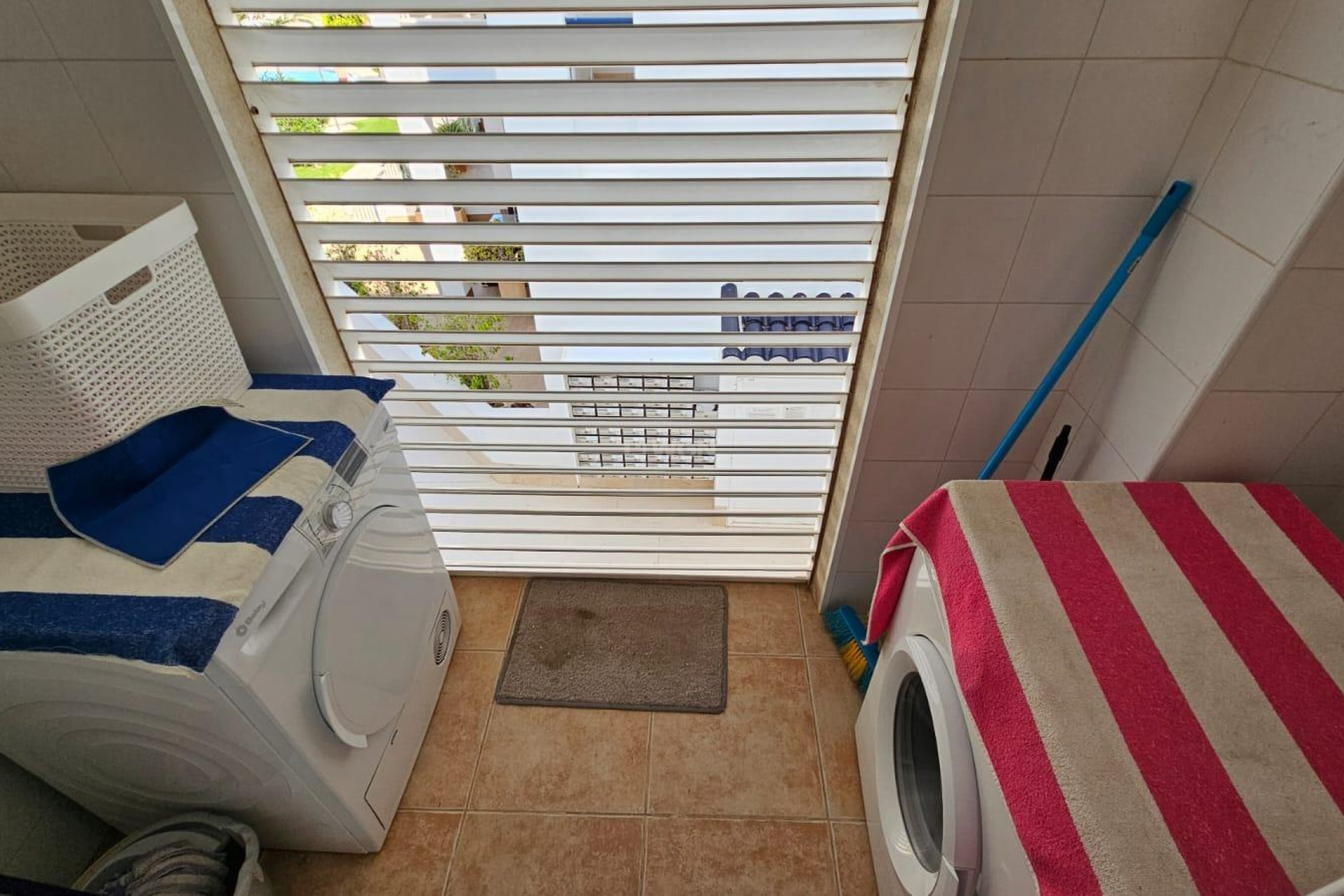 Odsprzedaż - Mieszkanie w bloku - Torrevieja - La Veleta