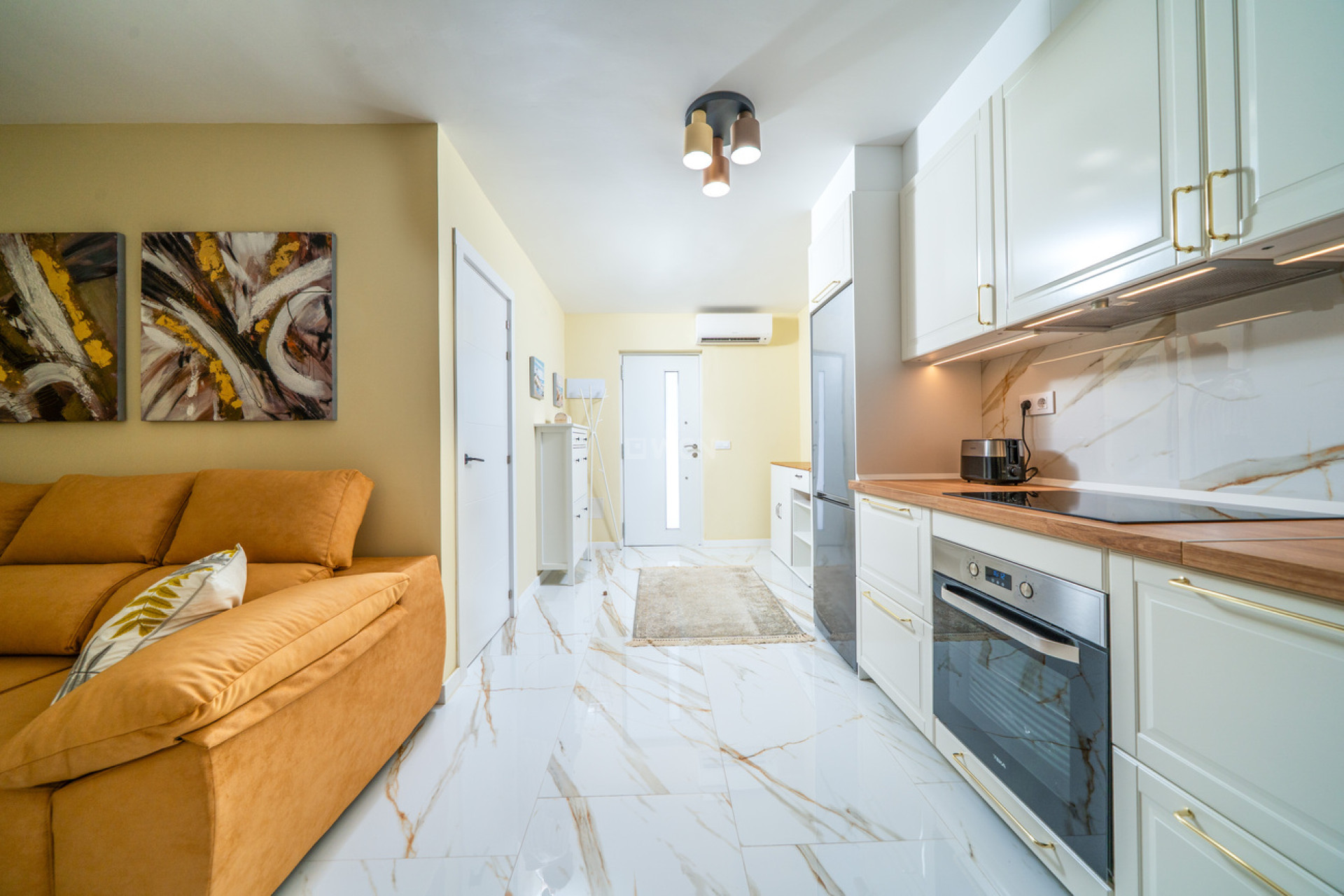Odsprzedaż - Mieszkanie w bloku - Torrevieja - La Veleta