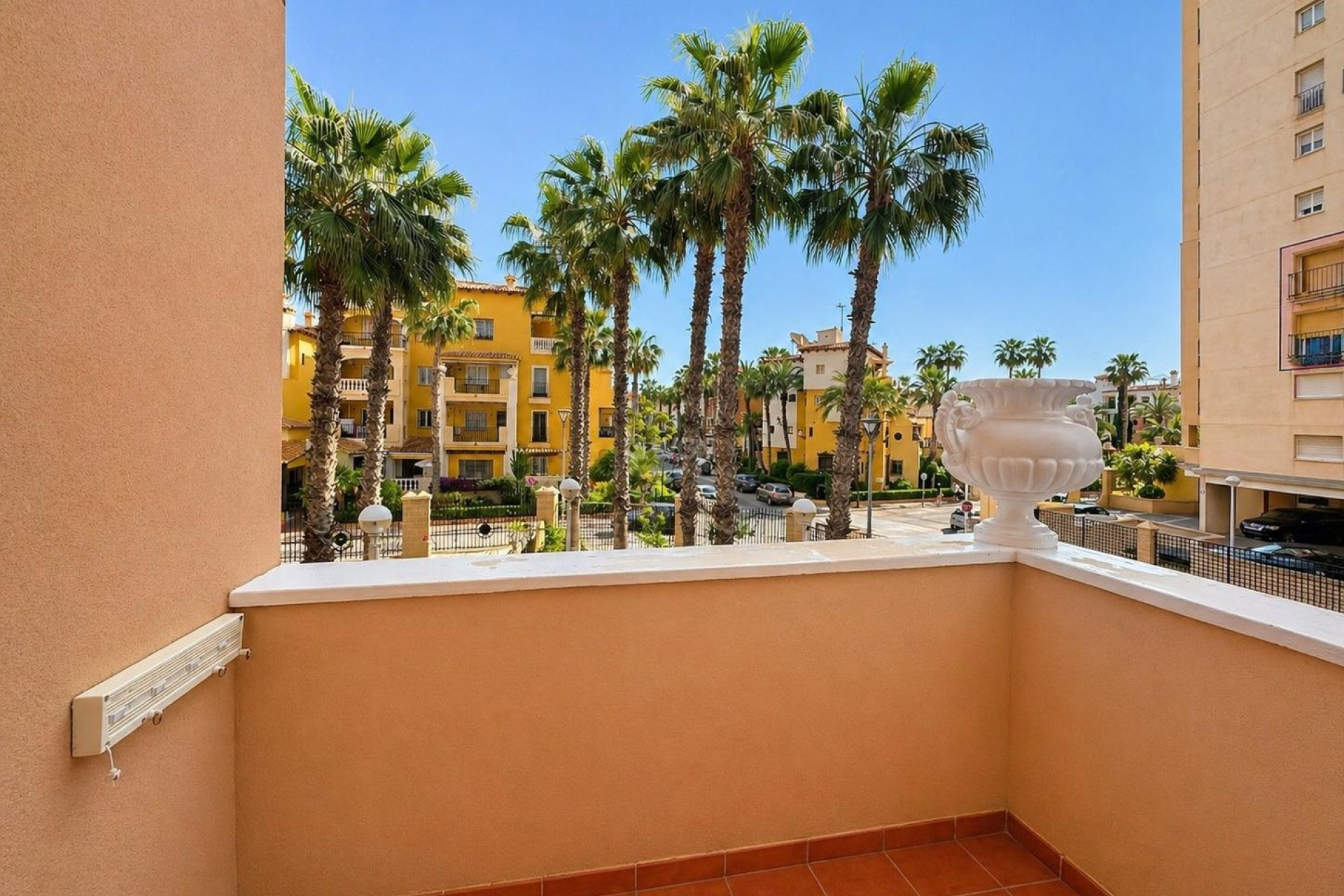 Odsprzedaż - Mieszkanie w bloku - Torrevieja - Los Frutales
