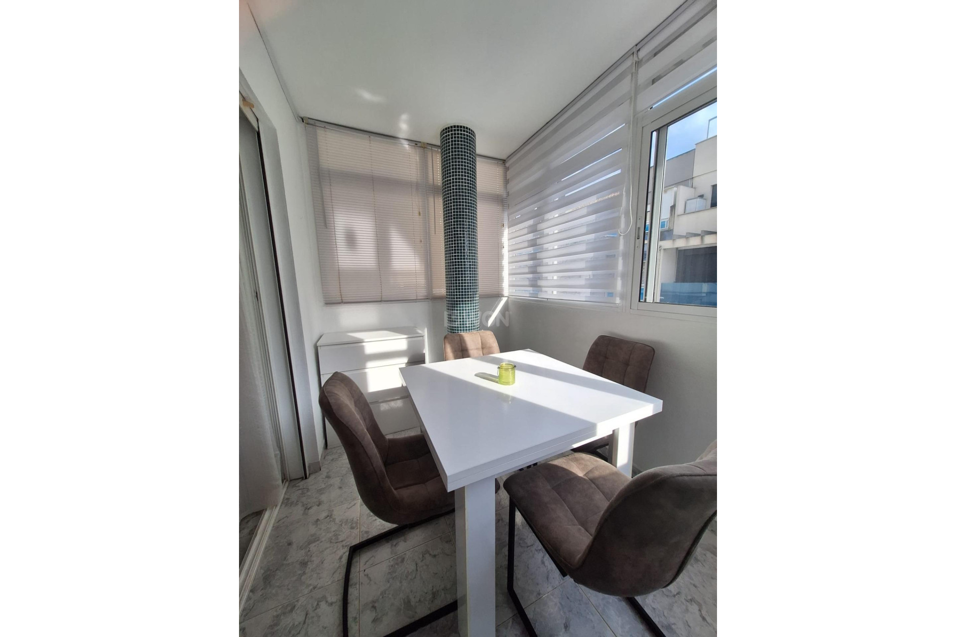 Odsprzedaż - Mieszkanie w bloku - Torrevieja - Nueva Torrevieja