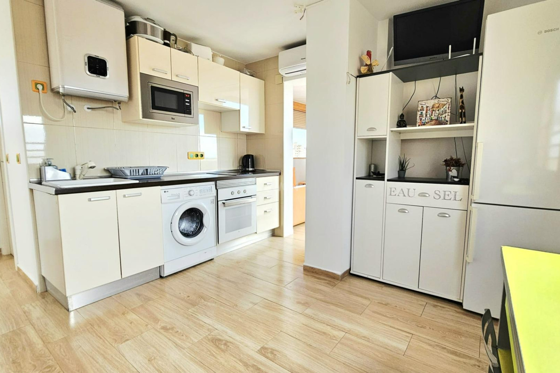 Odsprzedaż - Mieszkanie w bloku - Torrevieja - Nueva Torrevieja