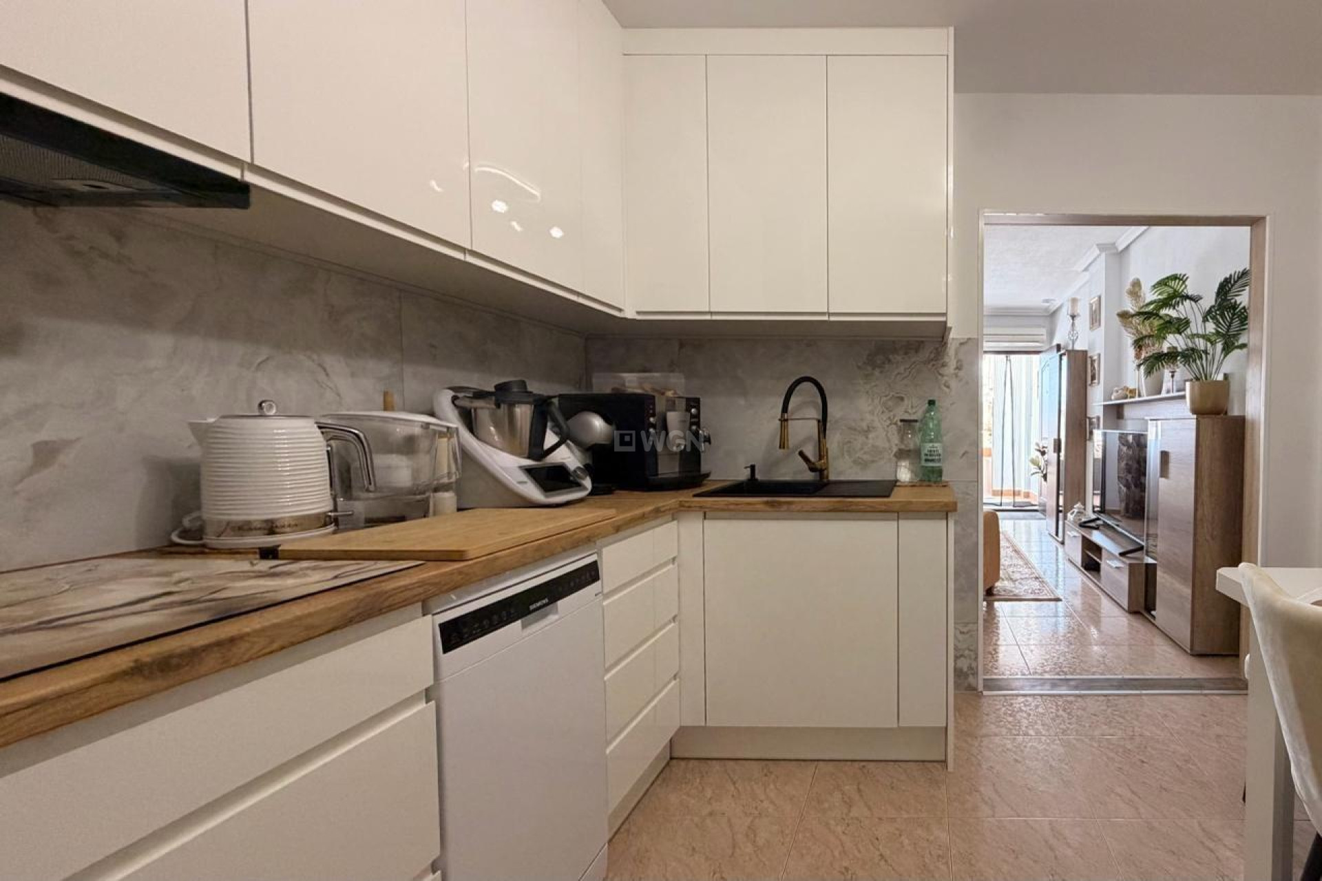 Odsprzedaż - Mieszkanie w bloku - Torrevieja - Nueva Torrevieja