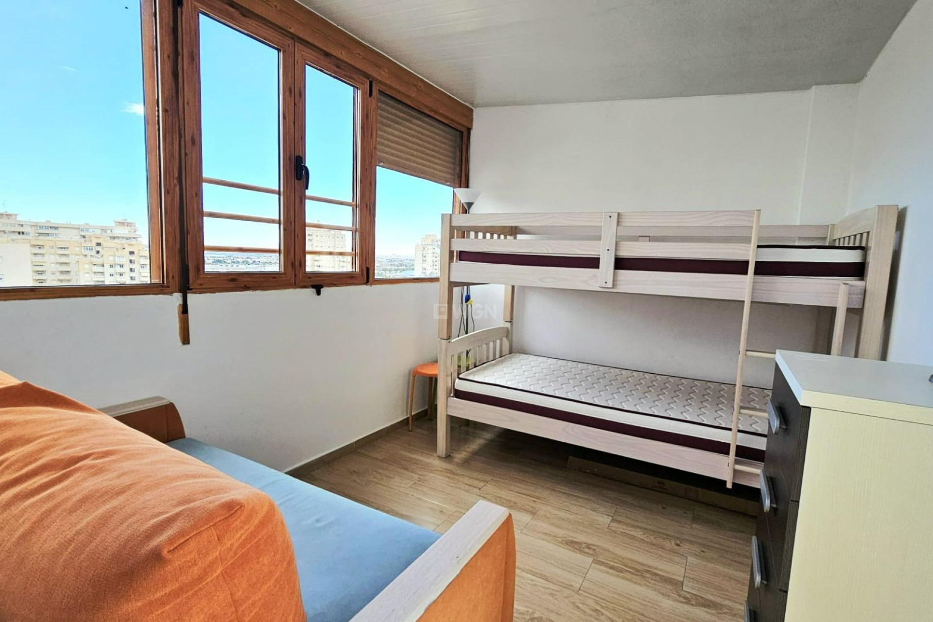 Odsprzedaż - Mieszkanie w bloku - Torrevieja - Nueva Torrevieja