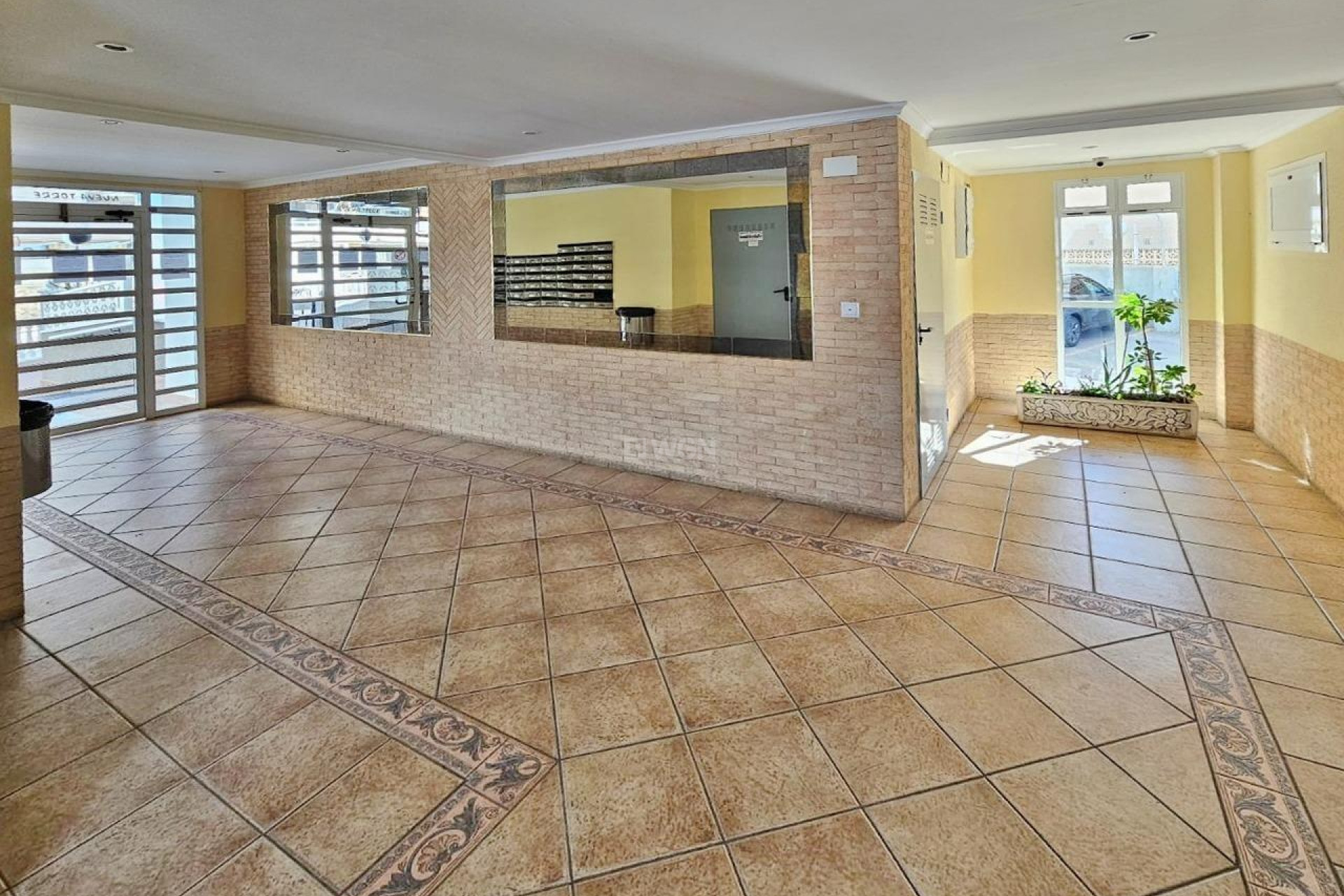 Odsprzedaż - Mieszkanie w bloku - Torrevieja - Nueva Torrevieja
