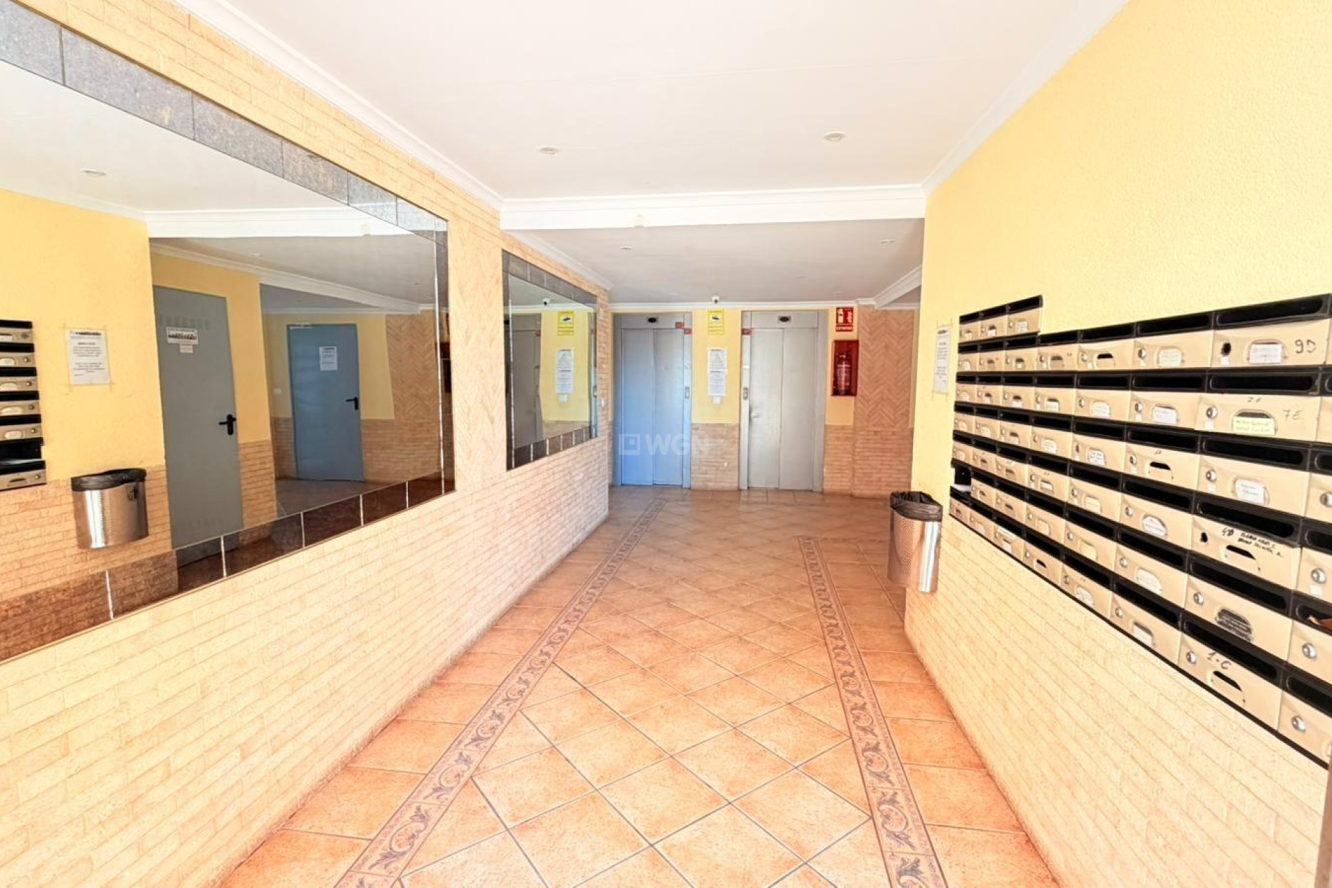 Odsprzedaż - Mieszkanie w bloku - Torrevieja - Nueva Torrevieja