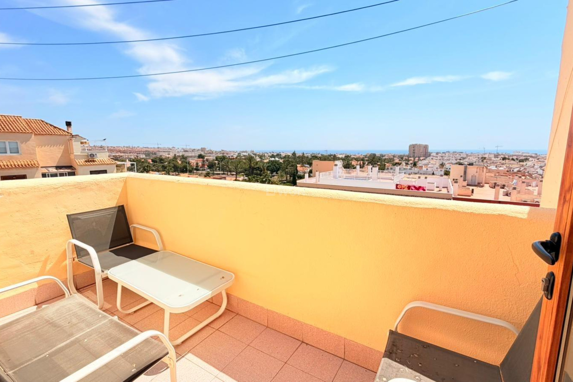 Odsprzedaż - Mieszkanie w bloku - Torrevieja - Nueva Torrevieja