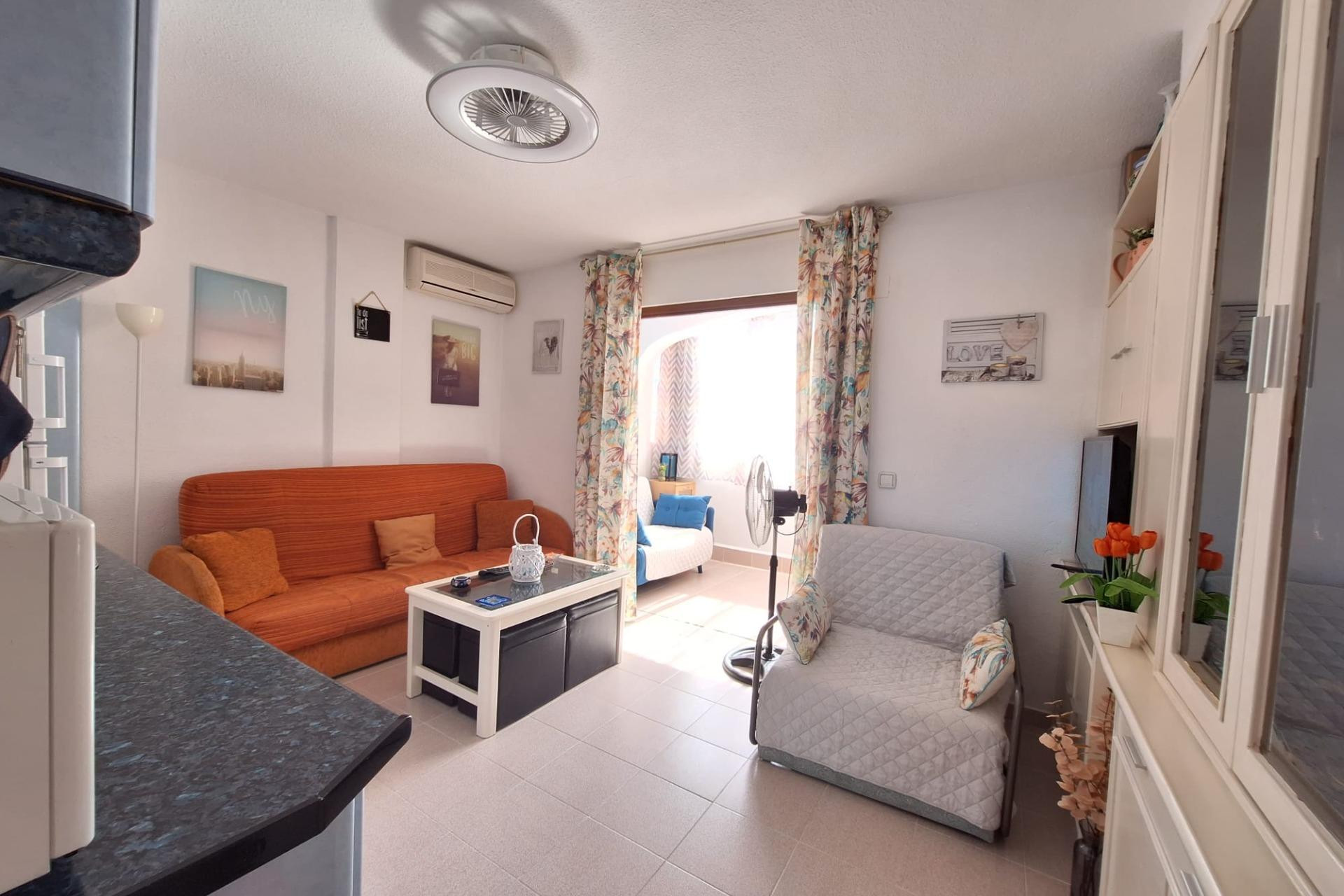 Odsprzedaż - Mieszkanie w bloku - Torrevieja - Nueva Torrevieja