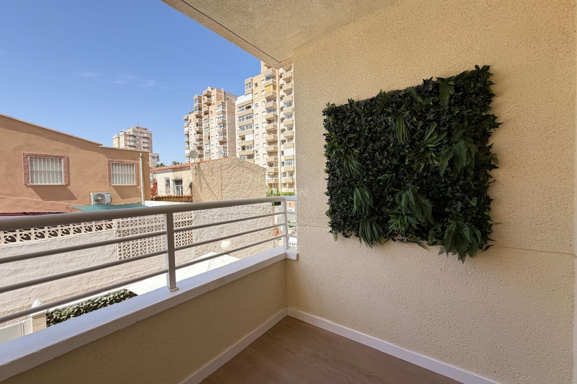 Odsprzedaż - Mieszkanie w bloku - Torrevieja - Nueva Torrevieja