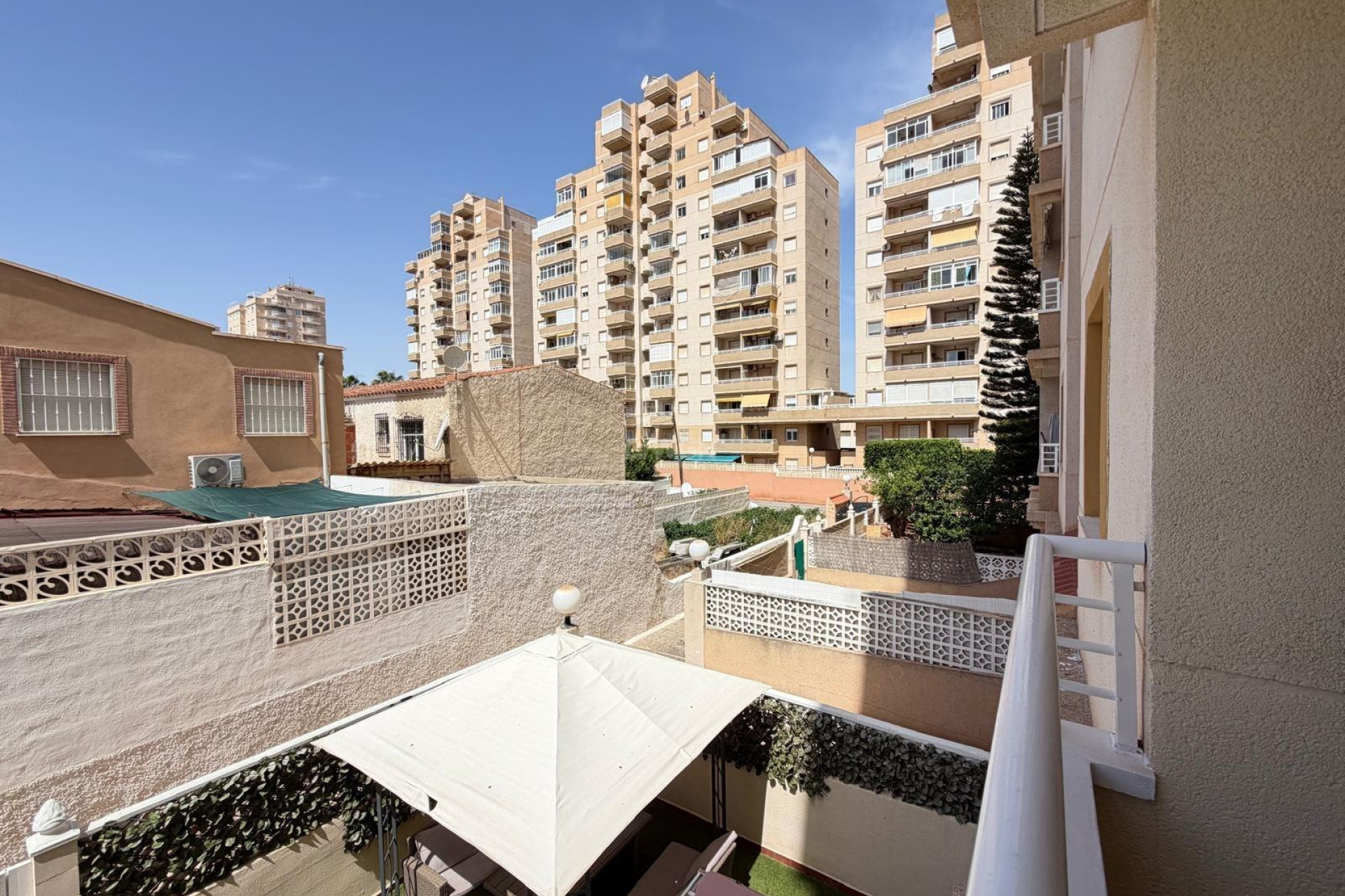 Odsprzedaż - Mieszkanie w bloku - Torrevieja - Nueva Torrevieja