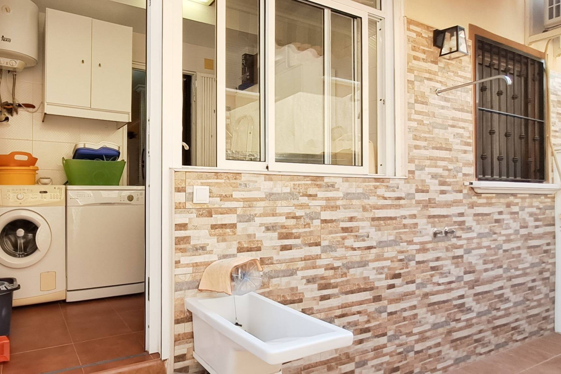 Odsprzedaż - Mieszkanie w bloku - Torrevieja - Parque Acuático - Sector 25