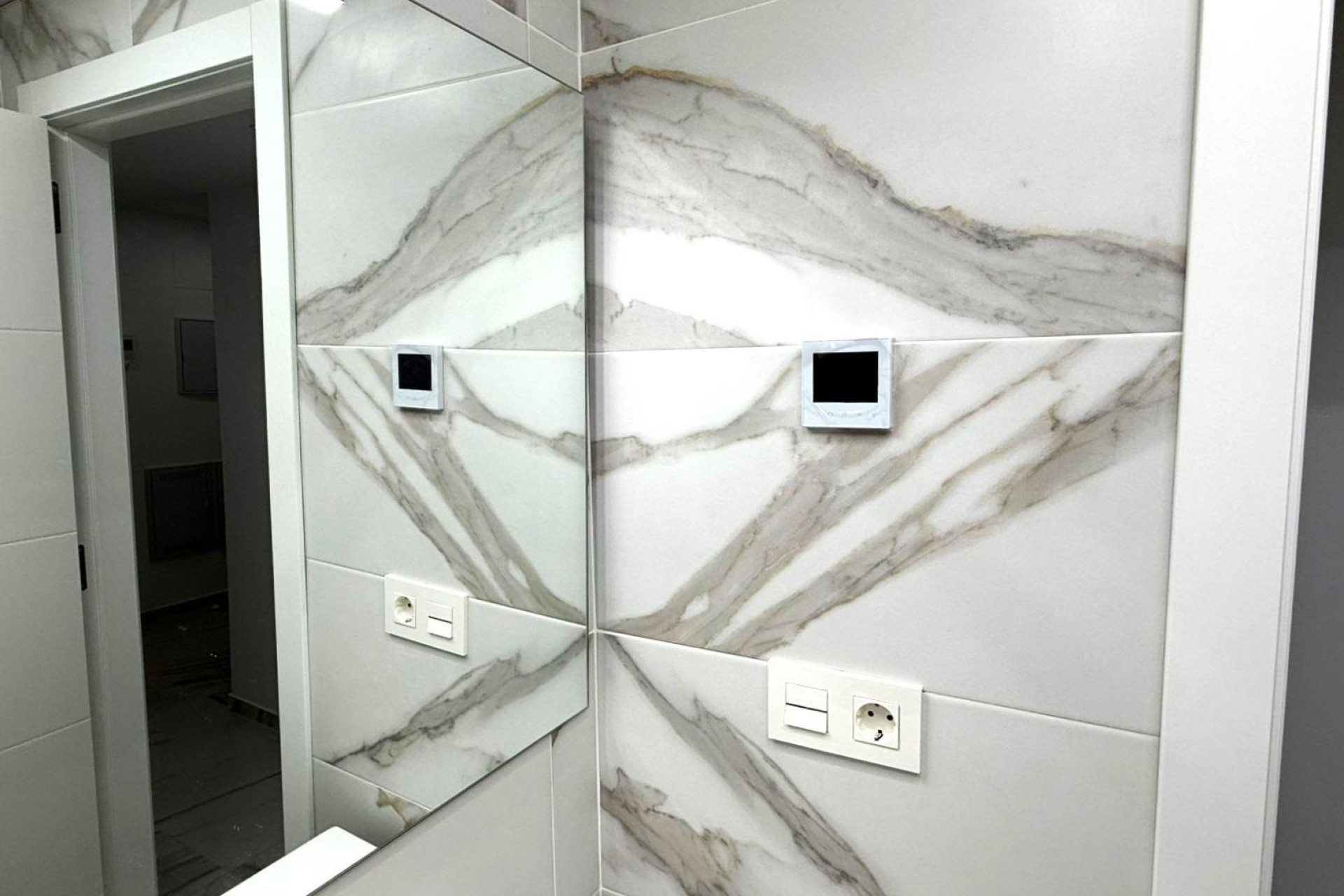 Odsprzedaż - Mieszkanie w bloku - Torrevieja - PARQUE DE LAS NACIONES