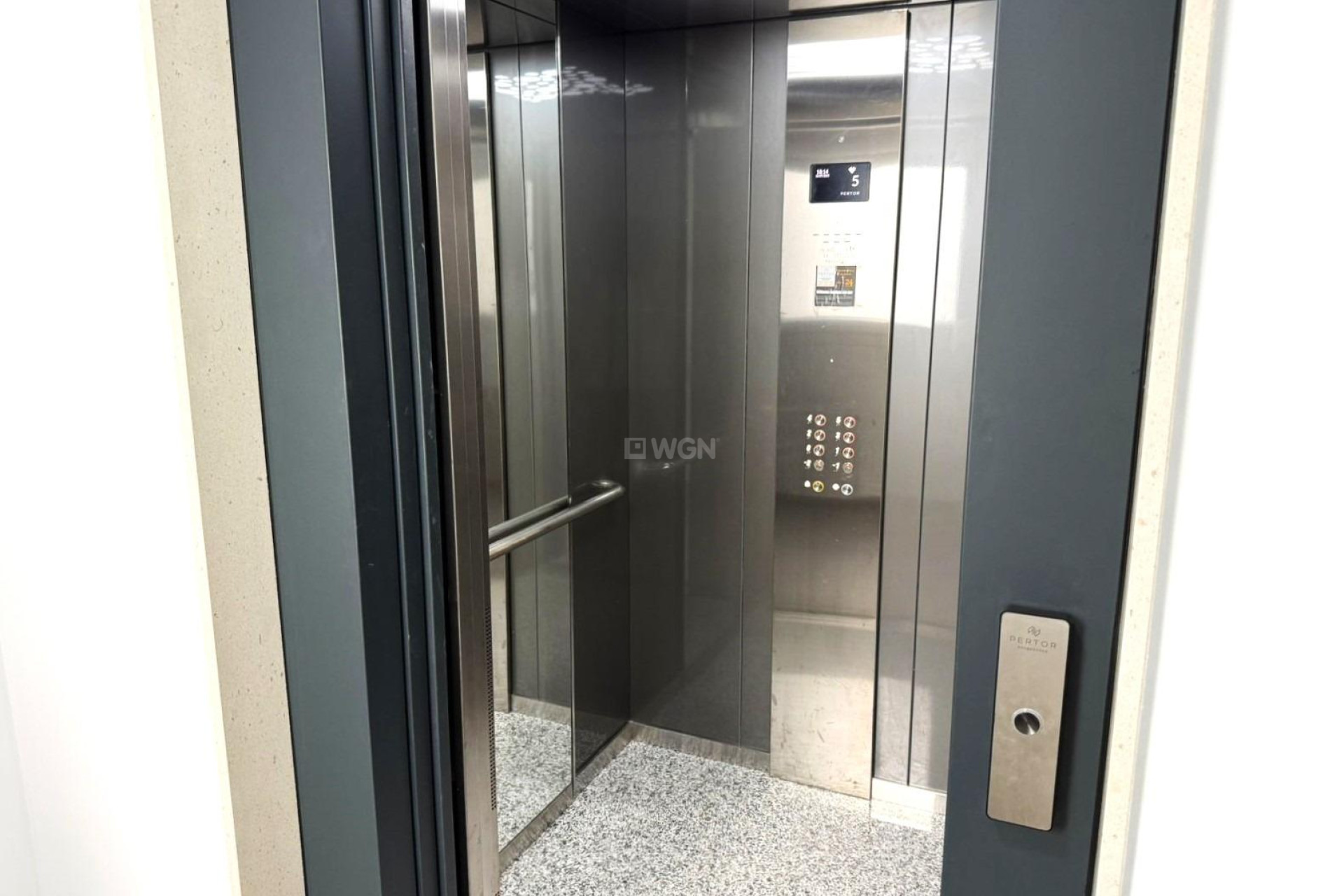 Odsprzedaż - Mieszkanie w bloku - Torrevieja - PARQUE DE LAS NACIONES