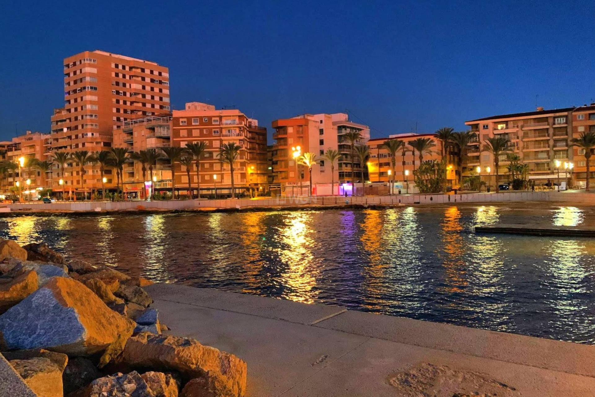 Odsprzedaż - Mieszkanie w bloku - Torrevieja - Paseo Maritimo
