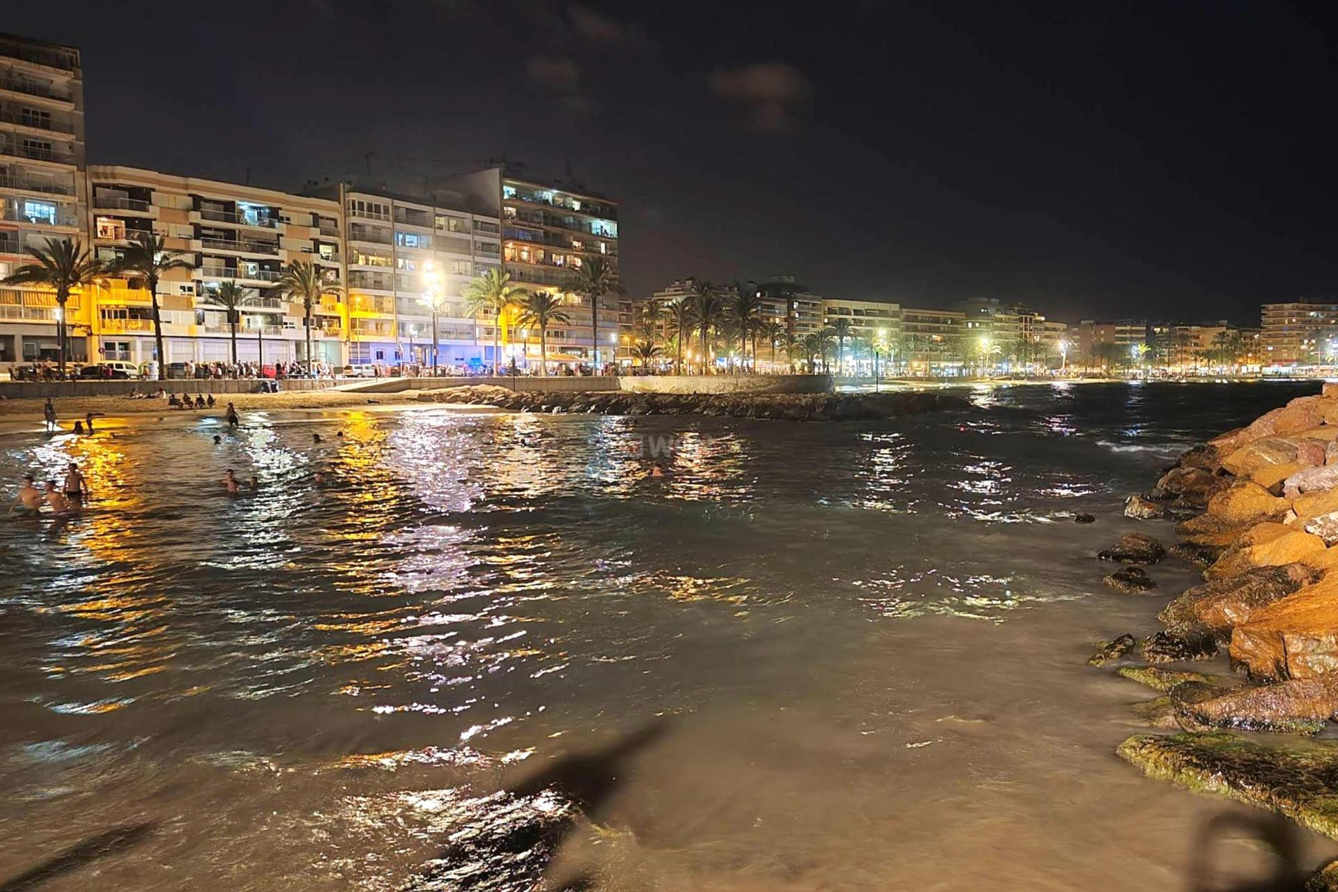 Odsprzedaż - Mieszkanie w bloku - Torrevieja - Paseo Maritimo