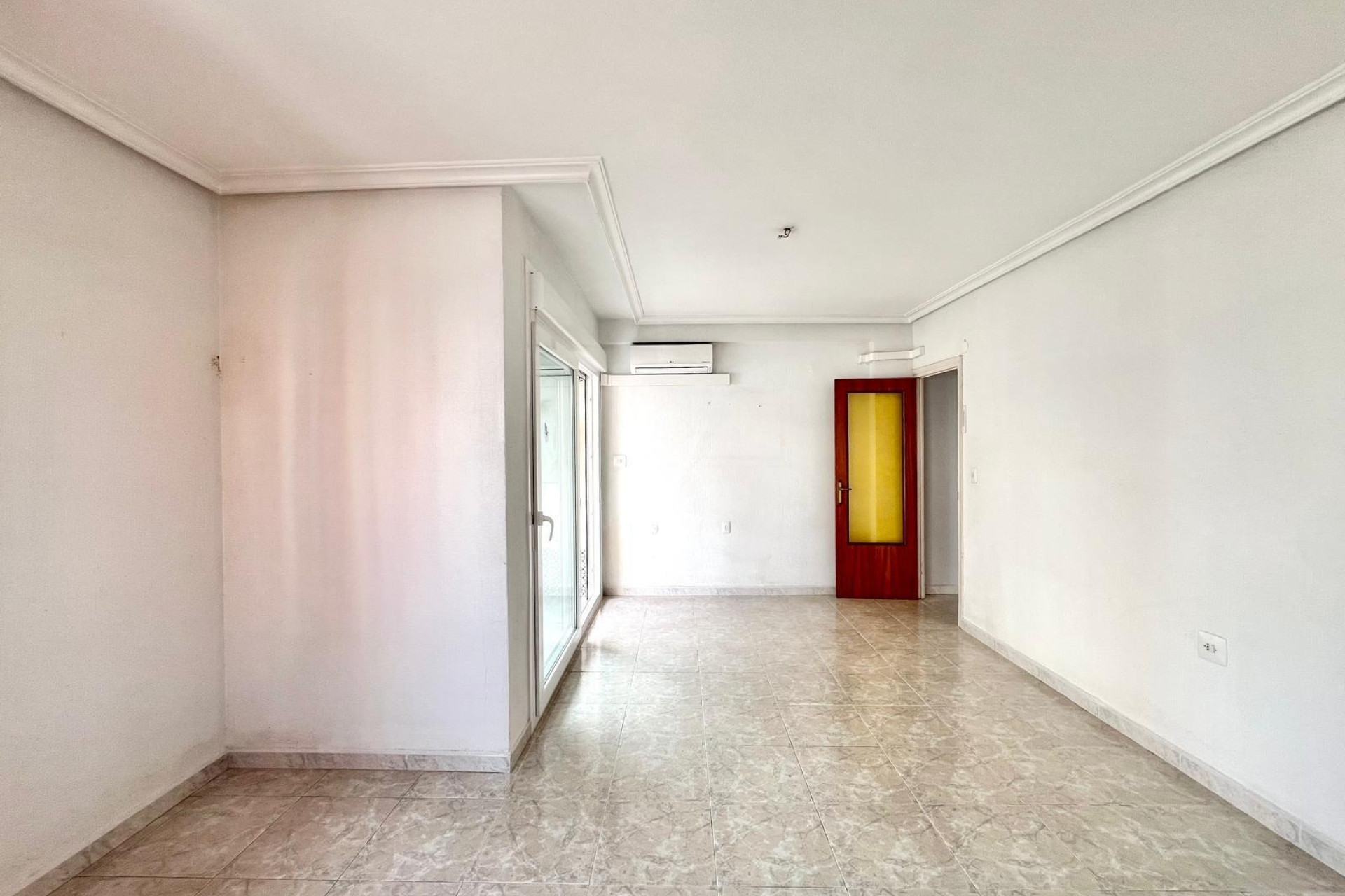 Odsprzedaż - Mieszkanie w bloku - Torrevieja - Paseo Maritimo