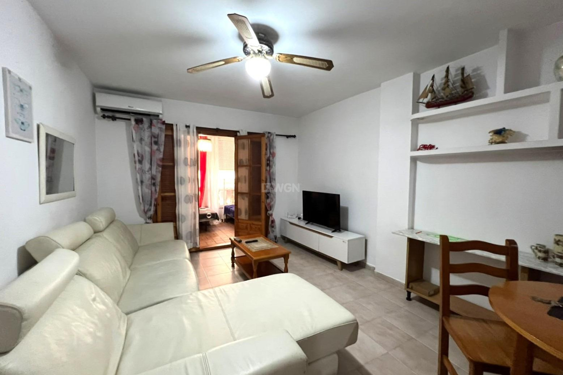 Odsprzedaż - Mieszkanie w bloku - Torrevieja - Playa de los Locos