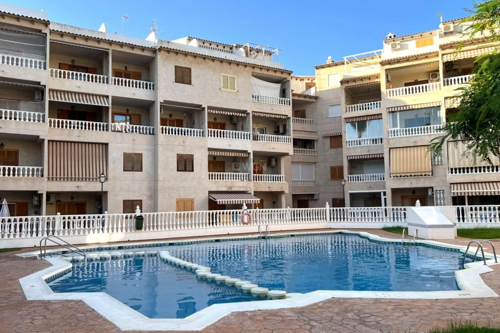 Odsprzedaż - Mieszkanie w bloku - Torrevieja - Playa de los Locos