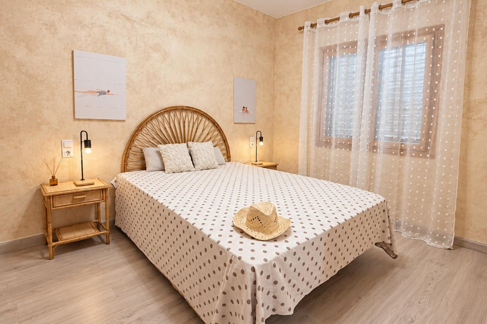 Odsprzedaż - Mieszkanie w bloku - Torrevieja - Playa de los Locos