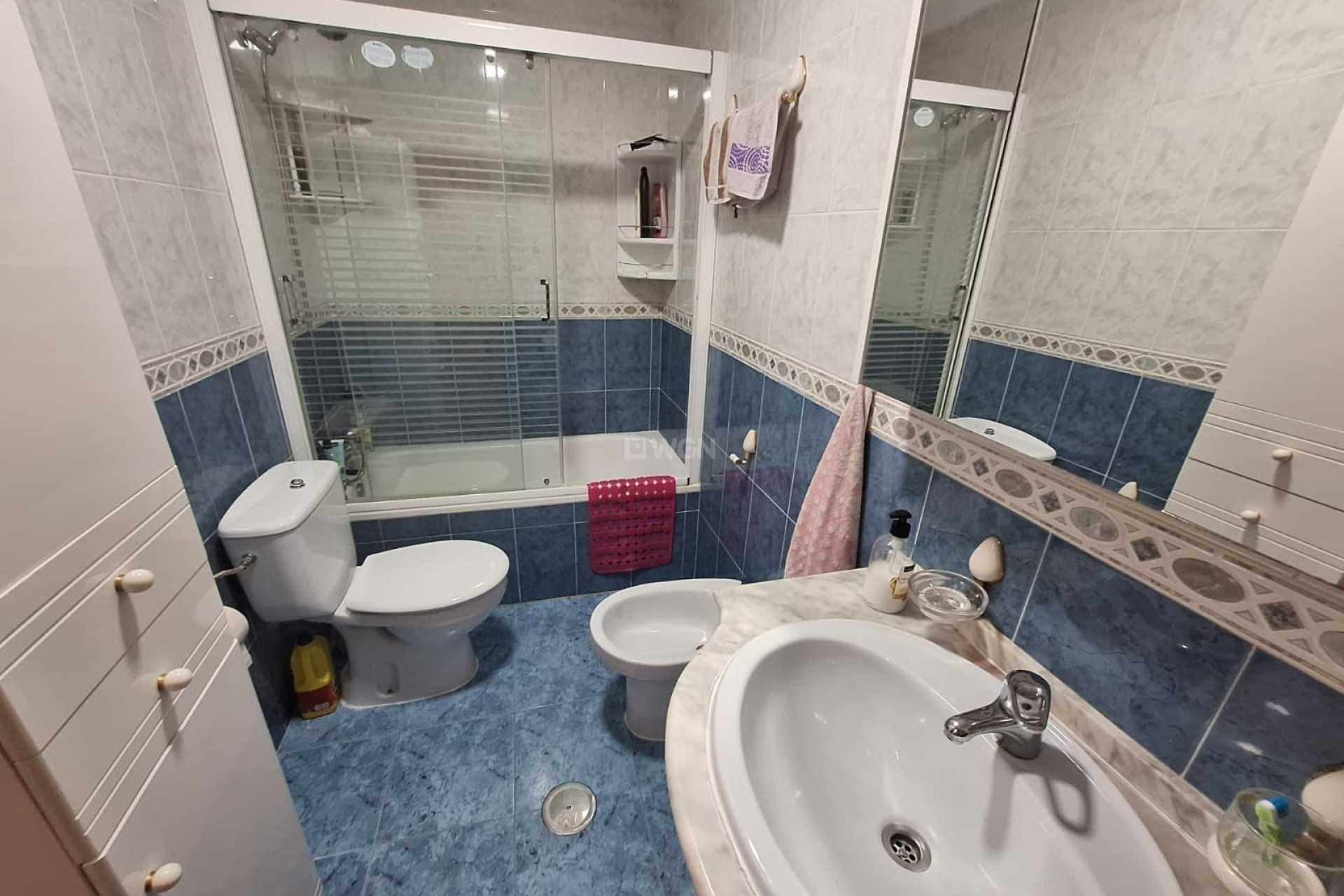 Odsprzedaż - Mieszkanie w bloku - Torrevieja - Playa de los Locos