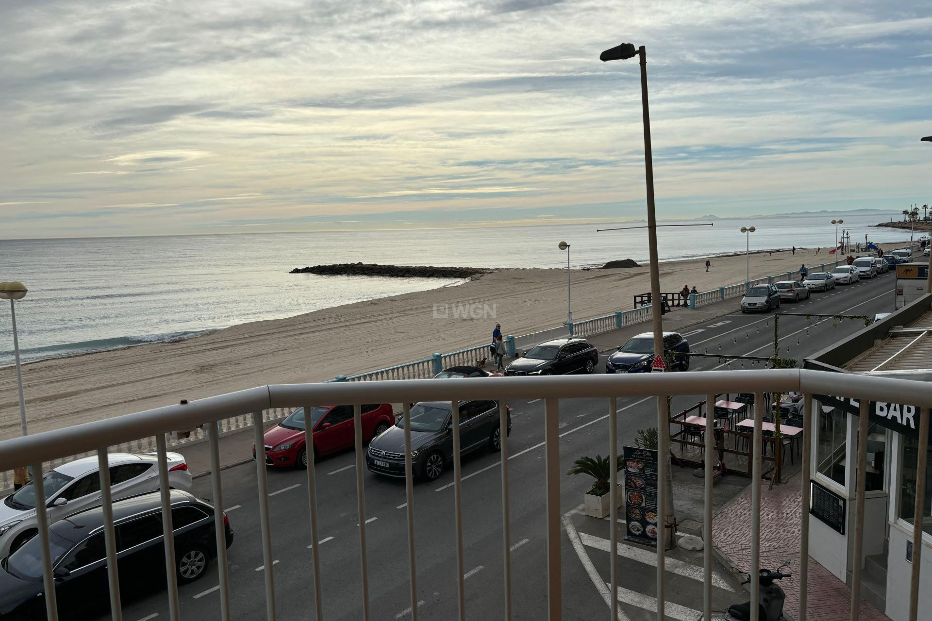 Odsprzedaż - Mieszkanie w bloku - Torrevieja - Playa de los Locos