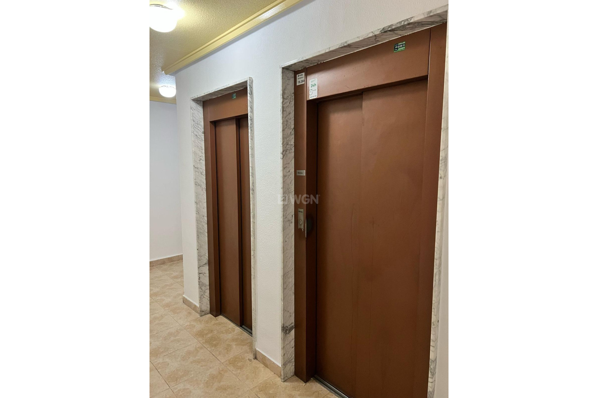 Odsprzedaż - Mieszkanie w bloku - Torrevieja - Playa de los Locos