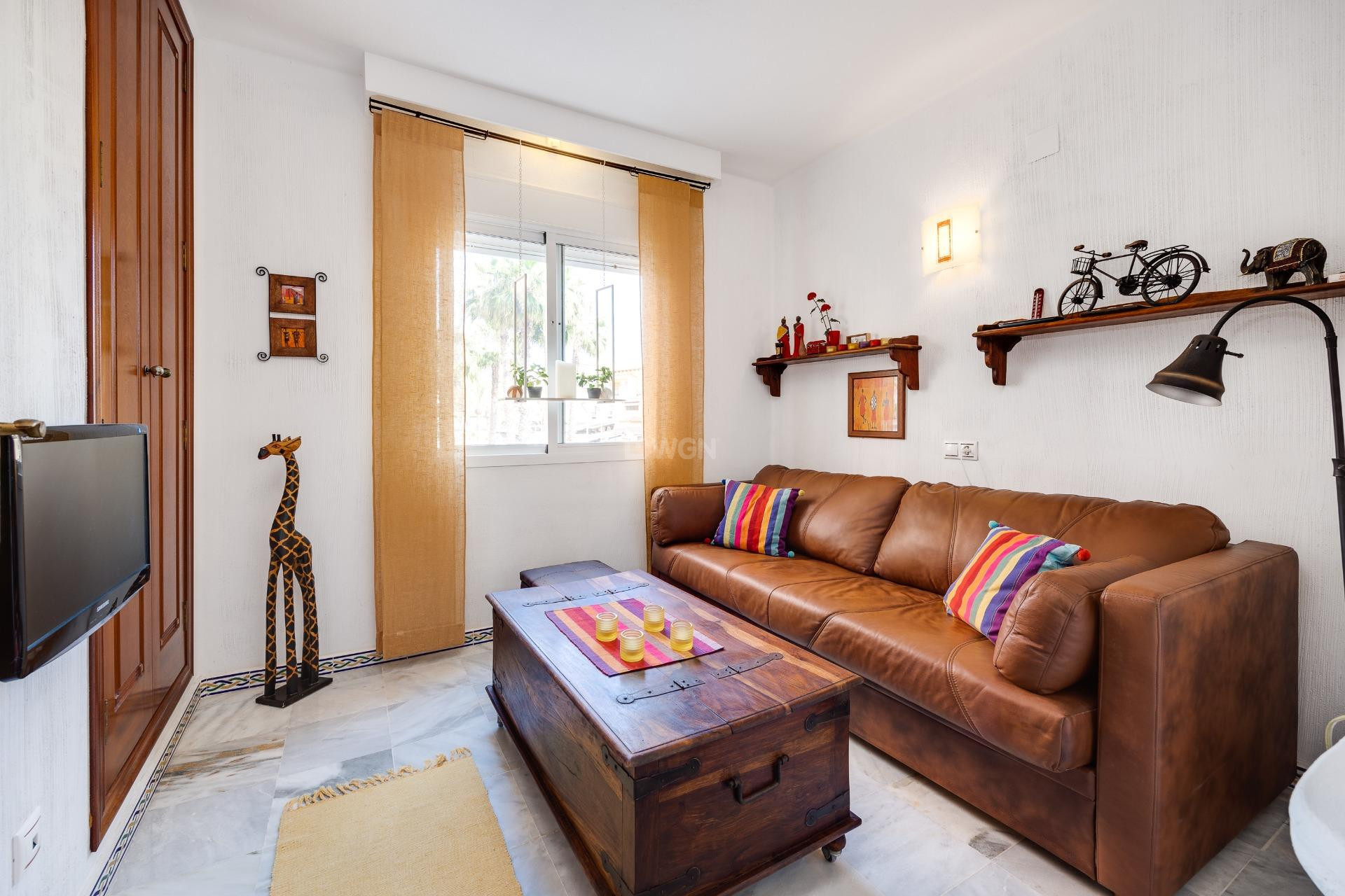 Odsprzedaż - Mieszkanie w bloku - Torrevieja - Playa de los Locos