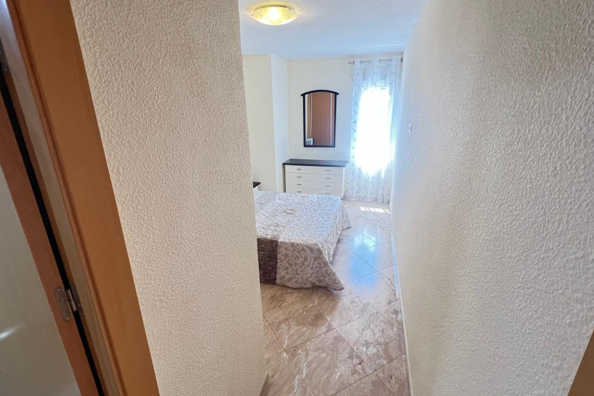 Odsprzedaż - Mieszkanie w bloku - Torrevieja - Playa de los Locos