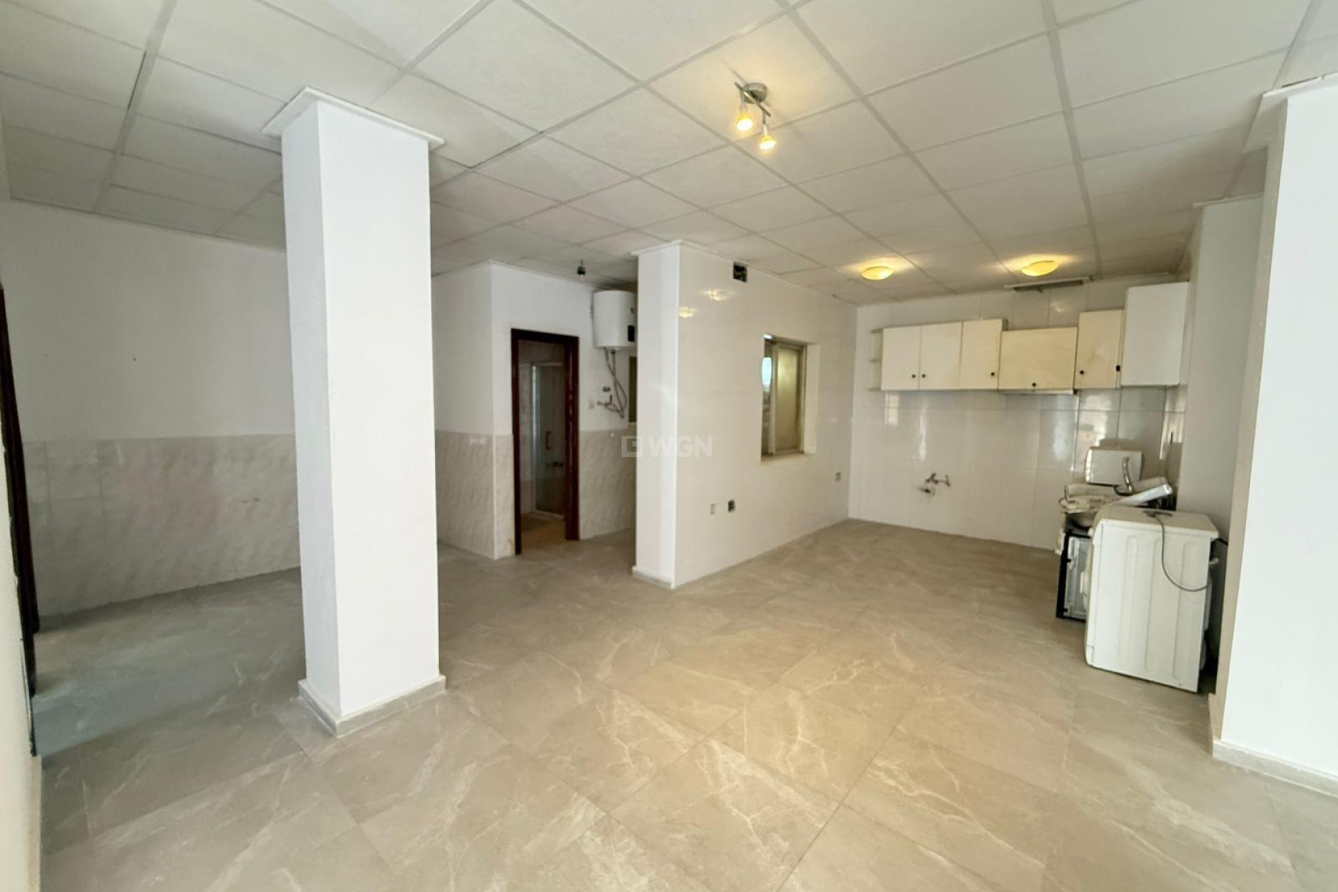 Odsprzedaż - Mieszkanie w bloku - Torrevieja - Playa de los Locos