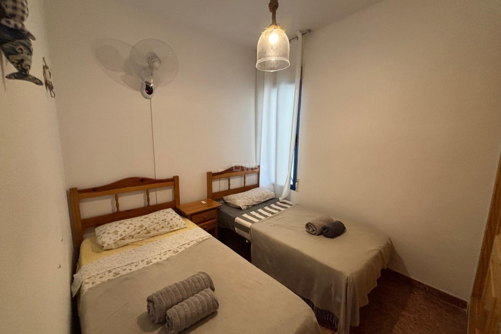 Odsprzedaż - Mieszkanie w bloku - Torrevieja - Playa de los Locos