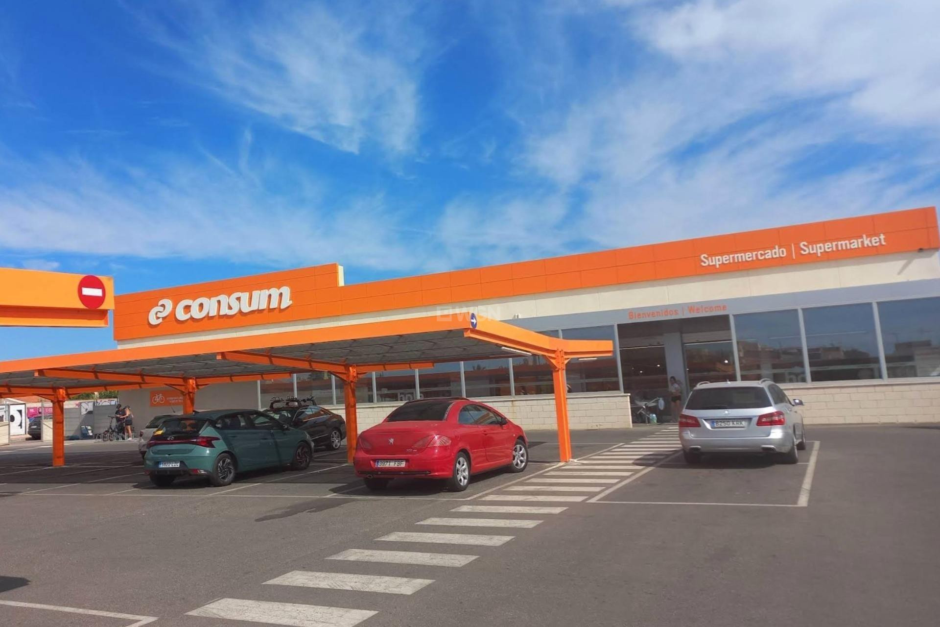 Odsprzedaż - Mieszkanie w bloku - Torrevieja - Playa de los Locos