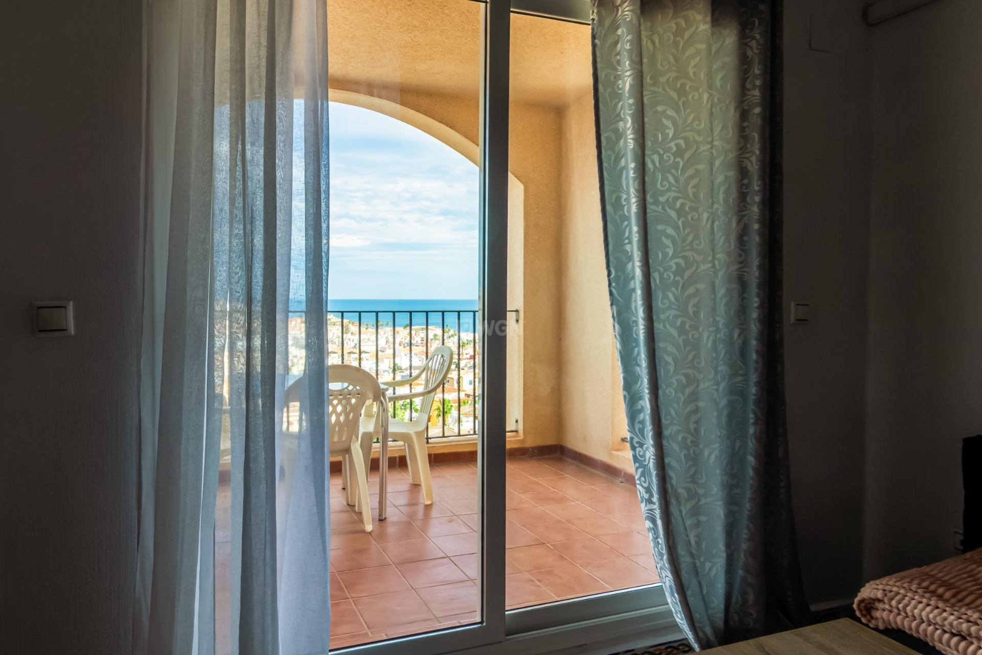 Odsprzedaż - Mieszkanie w bloku - Torrevieja - Playa de los Locos